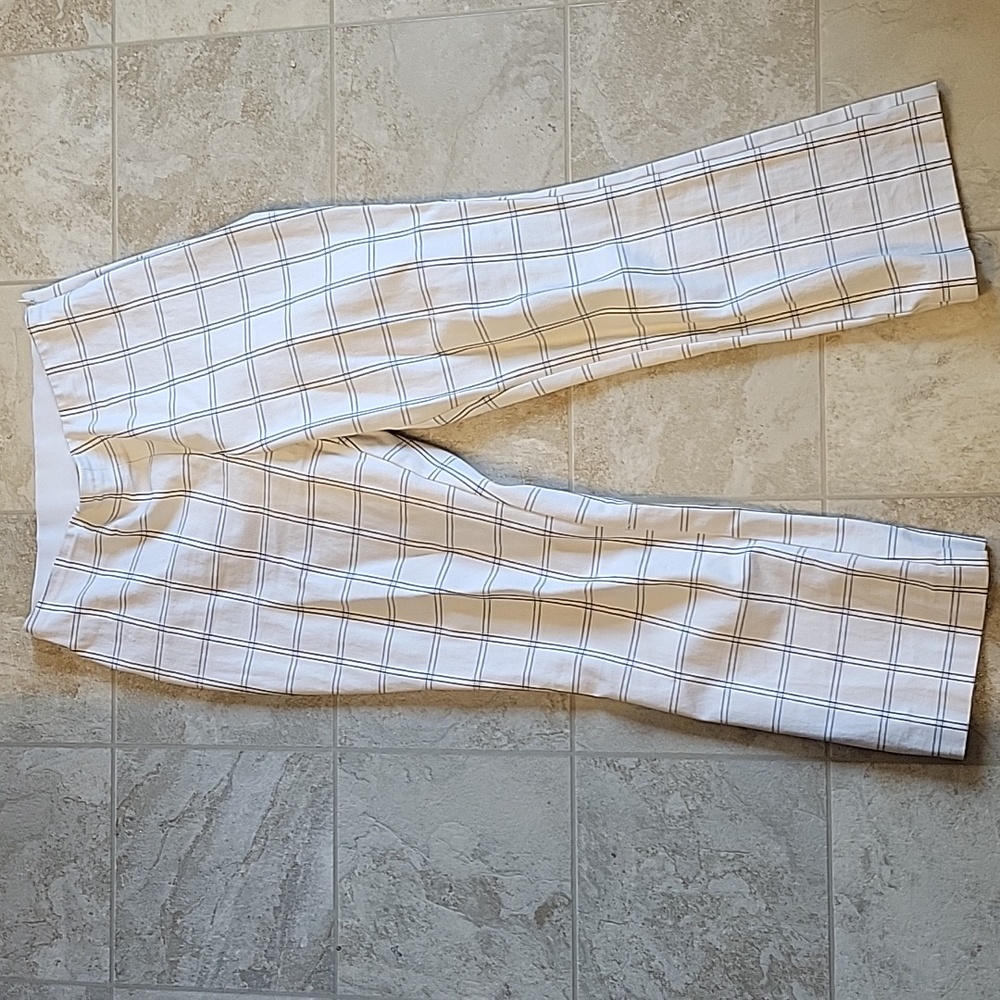 Black & off-white ankle length pants, size 8